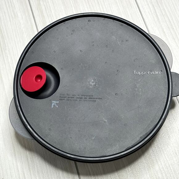 Tupperware Microwave Divided Dish Steamer Vent Lid Gray Black Container - Picture 2 of 8